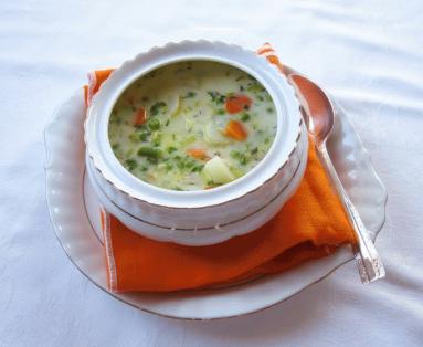 Zdjęcie - Wiosenna zupa z masłem i śmietaną - Przepisy kulinarne ze zdjęciami