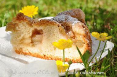 Zdjęcie - Szwedzkie ciasto rabarbarowe "Rabarberkaka"  - Przepisy kulinarne ze zdjęciami
