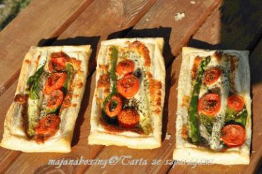 Zdjęcie - Tarta ze szparagami i tymiankiem  - Przepisy kulinarne ze zdjęciami