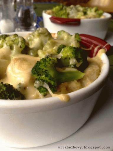 Zdjęcie - Makaron zapiekany z indykiem i brokułami - Przepisy kulinarne ze zdjęciami