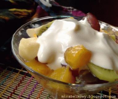 Zdjęcie - Ajeroniakowa sałatka owocowa - Przepisy kulinarne ze zdjęciami