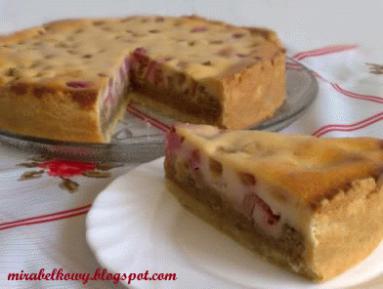 Zdjęcie - Ciasto rabarbarowe z masą orzechową - Przepisy kulinarne ze zdjęciami