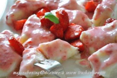 Zdjęcie - Leniwe z sosem jogurtowo-truskawkowym  - Przepisy kulinarne ze zdjęciami
