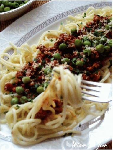 Zdjęcie - Spaghetti z zielonym groszkiem - Przepisy kulinarne ze zdjęciami