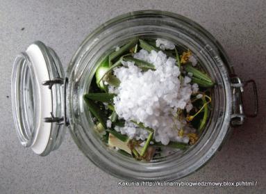 Zdjęcie - ogórki małosolne z chrzanem  - Przepisy kulinarne ze zdjęciami