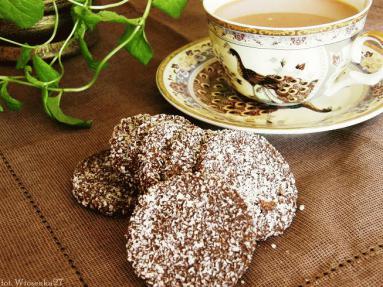 Zdjęcie - Ciastka czekoladowe z  kokosem  - Przepisy kulinarne ze zdjęciami