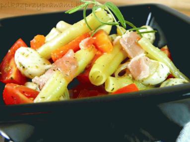 Zdjęcie - Ciepła sałatka z fasolki szparagowej  - Przepisy kulinarne ze zdjęciami