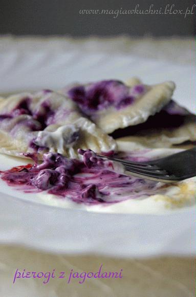 Zdjęcie - Pierogi z jagodami   - Przepisy kulinarne ze zdjęciami