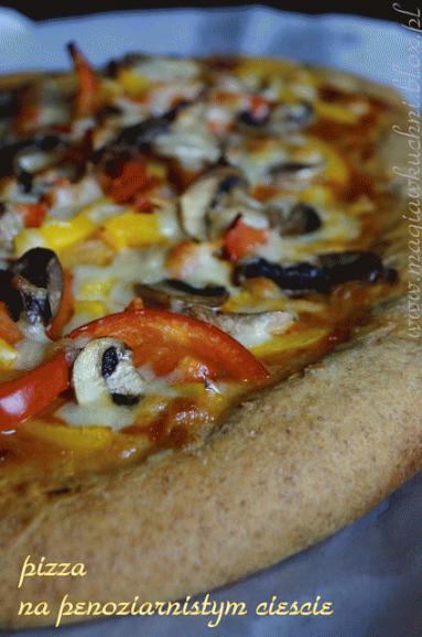 Zdjęcie - Pizza na pełnoziarnistym cieście   - Przepisy kulinarne ze zdjęciami