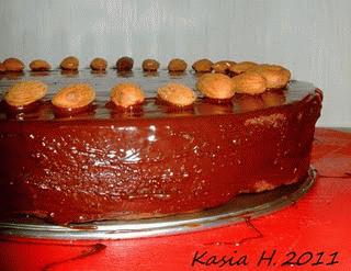 Zdjęcie - Tort czekoladowy z migdałami - Przepisy kulinarne ze zdjęciami