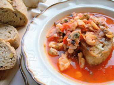 Zdjęcie - Włoska zupa z owoców  morza  - Przepisy kulinarne ze zdjęciami