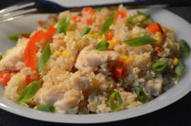 Zdjęcie - Tajski ryż smażony - Przepisy kulinarne ze zdjęciami