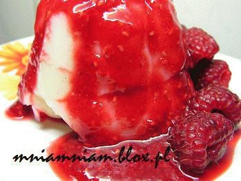 Zdjęcie - Budyniowe babeczki z  owocami  - Przepisy kulinarne ze zdjęciami