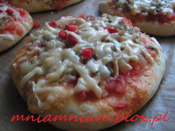 Zdjęcie - Pizzetki - małe  pizze  - Przepisy kulinarne ze zdjęciami