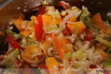 Zdjęcie - Sałatki z warzyw do słoików na  zimę  - Przepisy kulinarne ze zdjęciami