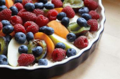 Zdjęcie - ciasto kruszonkowe z owocami sezonowymi - Przepisy kulinarne ze zdjęciami