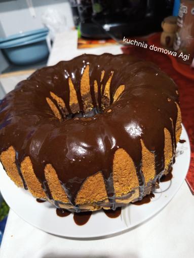 Babka piaskowa na majonezie z kakao i polewą kakaową