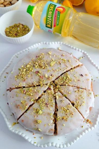 Babka pistacjowa z polewą