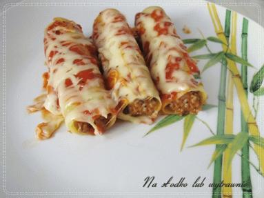 Cannelloni z mielonym mięsem i sosem bolognese