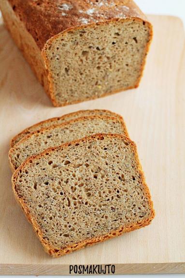 Chleb mieszany na zakwasie z siemieniem lnianym
