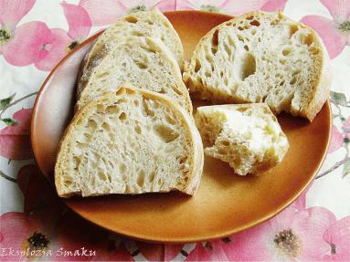Chleb na ziarnku drożdży