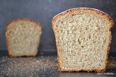 Chleb pszenno-orkiszowy, z ostropestem i nutą kolendry