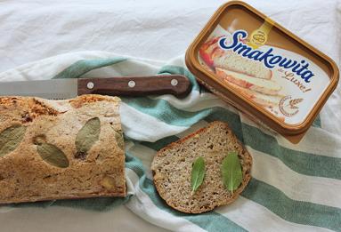Chleb z gruszką i pietruszką na zakwasie