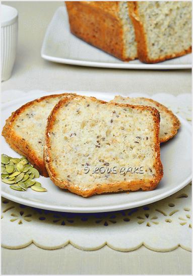 Chleb z ziarnami ( wieloziarnisty ) 