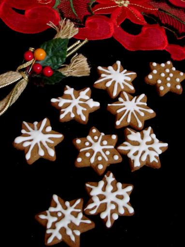 Ciasteczka migdałowe z lukrem królewskim