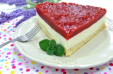 Ciasto z mascarpone i musem truskawkowym z galaretką+ film 