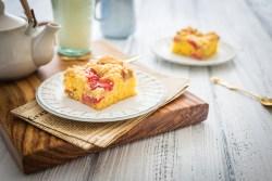 Ciasto z rabarbarem – sezonowe, łatwe i niezawodne