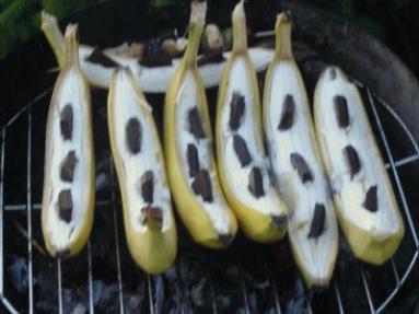 Bananowy deser z grilla
