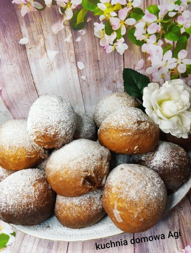 Domowe pączki na mleku i śmietanie z drożdży suszonych