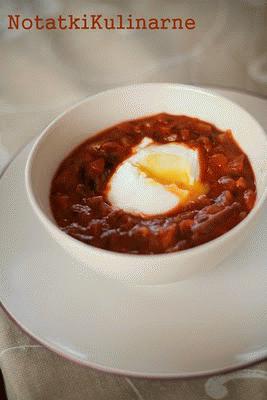 Jajko w sosie pomidorowym - na śniadanie