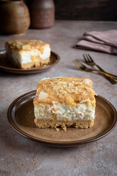 Krówkowy sernik bez pieczenia