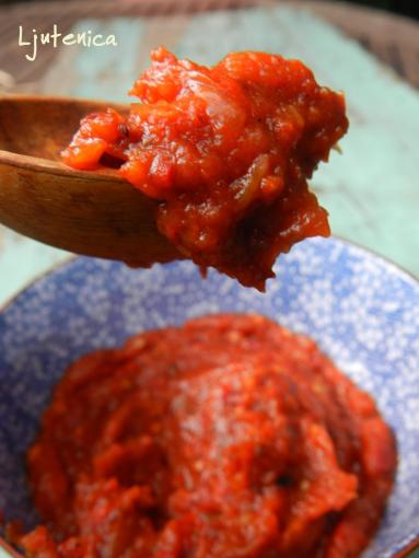 Ljutenica - bułgarska pasta z pomidorów, bakłażanów i papryki