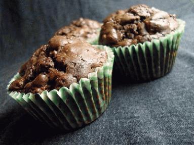 Mamusi zakręcenie i bardzo kakaowe muffiny. Z gruszkami