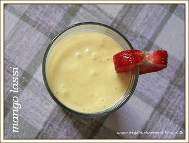 Mango lassi