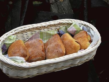 Muffinki biało-czerwone i brioszki z czekoladą, czyli recepta na udany weekend