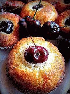 Muffinki z ricottą i czereśniami