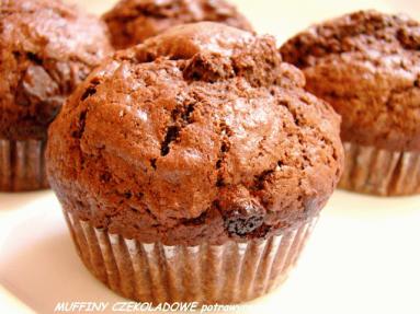 Muffiny czekoladowe z kawałkami czekolady 