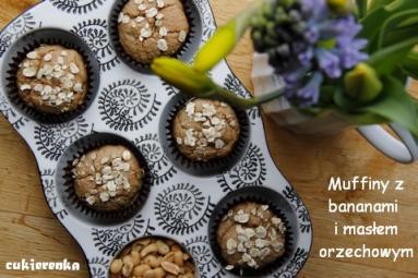 Muffiny z bananami i masłem orzechowym - bez cukru