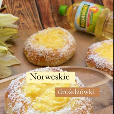 Norweskie drożdżówki z budyniem i kokosem
