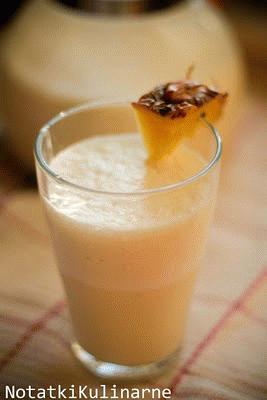 Orzeźwiające mleko kokosowo-ananasowe