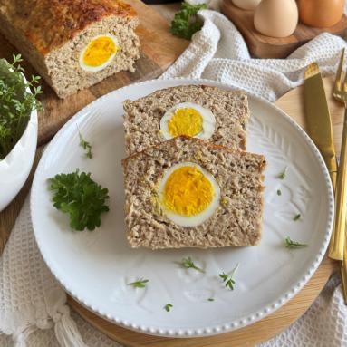 Pieczeń rzymska z pieczarkami i jajkiem