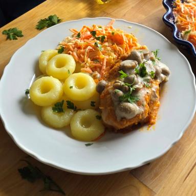 Pieczeń z piersi kurczaka