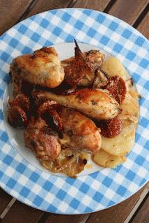 Pieczony kurczak z chorizo i ziemniakami