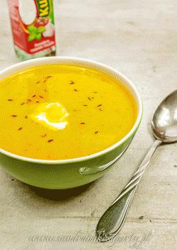 Pikantna zupa krem z marchwi i soczewicy