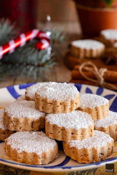 Polvorones – kruche ciasteczka migdałowe z Andaluzji