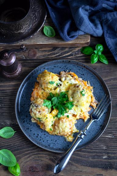 Pulpety z cukinią zapiekane w sosie beszamelowym